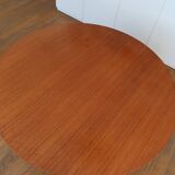 Expandable Scandinavian roundtable