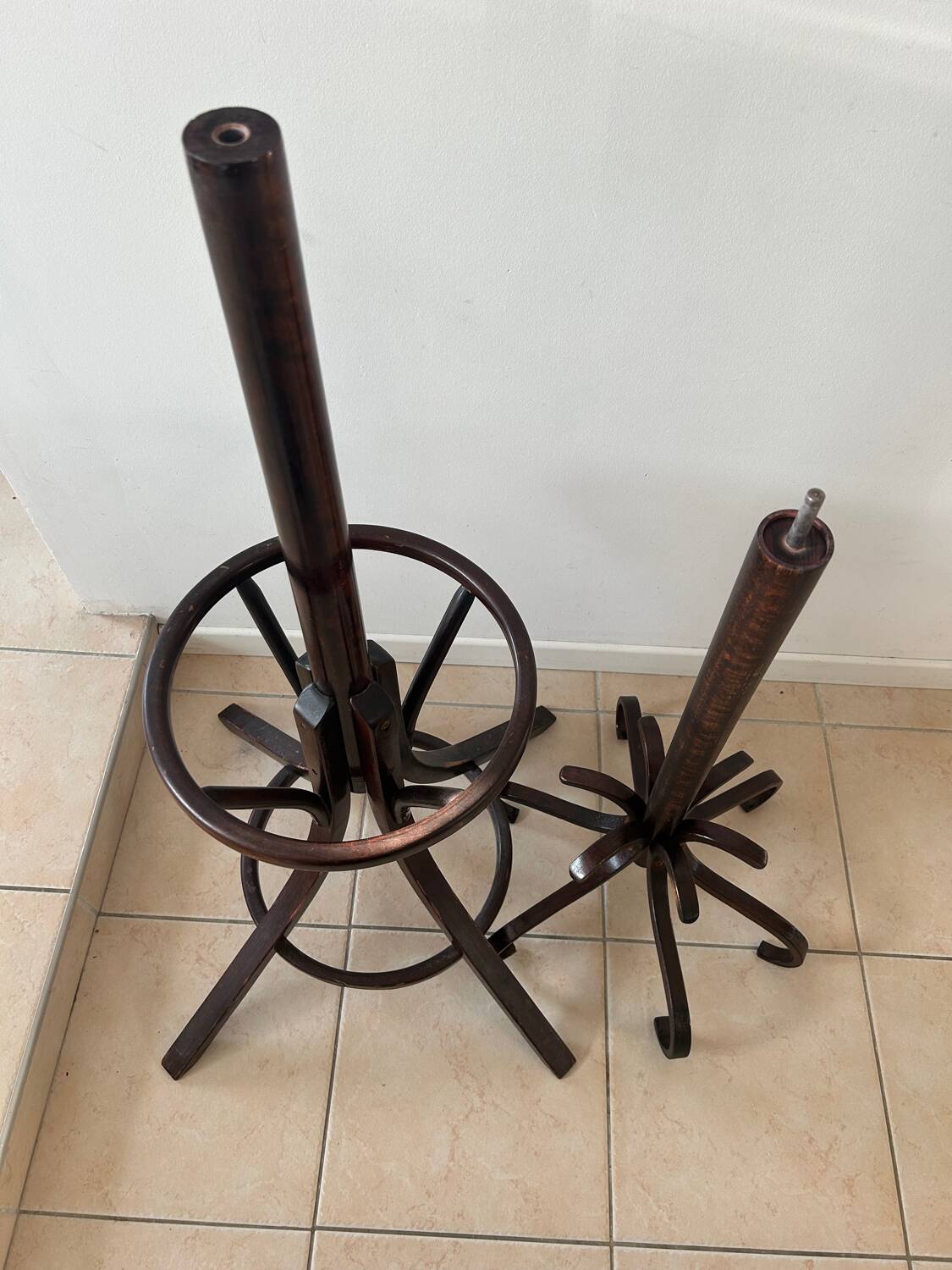 Baumann style 1960 swivel parrot coat rack in bent wood