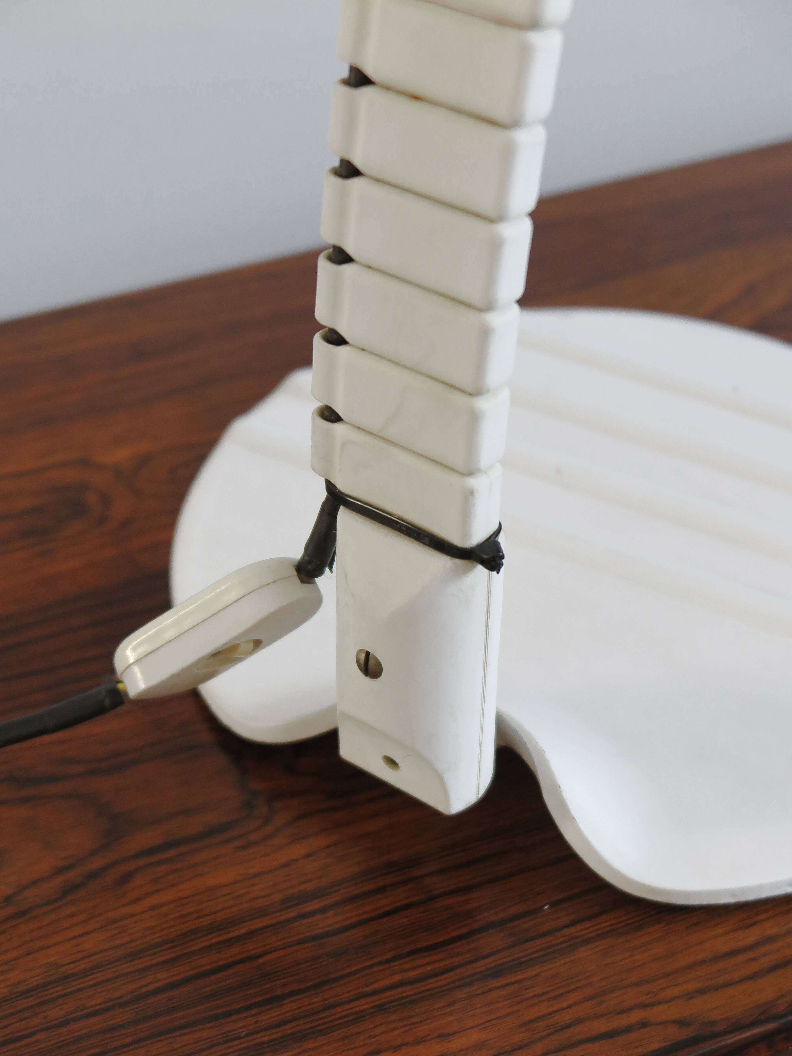 Elio Martinelli for Martinelli Luce italian articulated lamp, 1960s