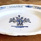 Ancien plat rond creux XVIII cul noir Rouen Forges les eaux