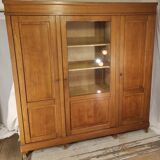 Trade library with showcase