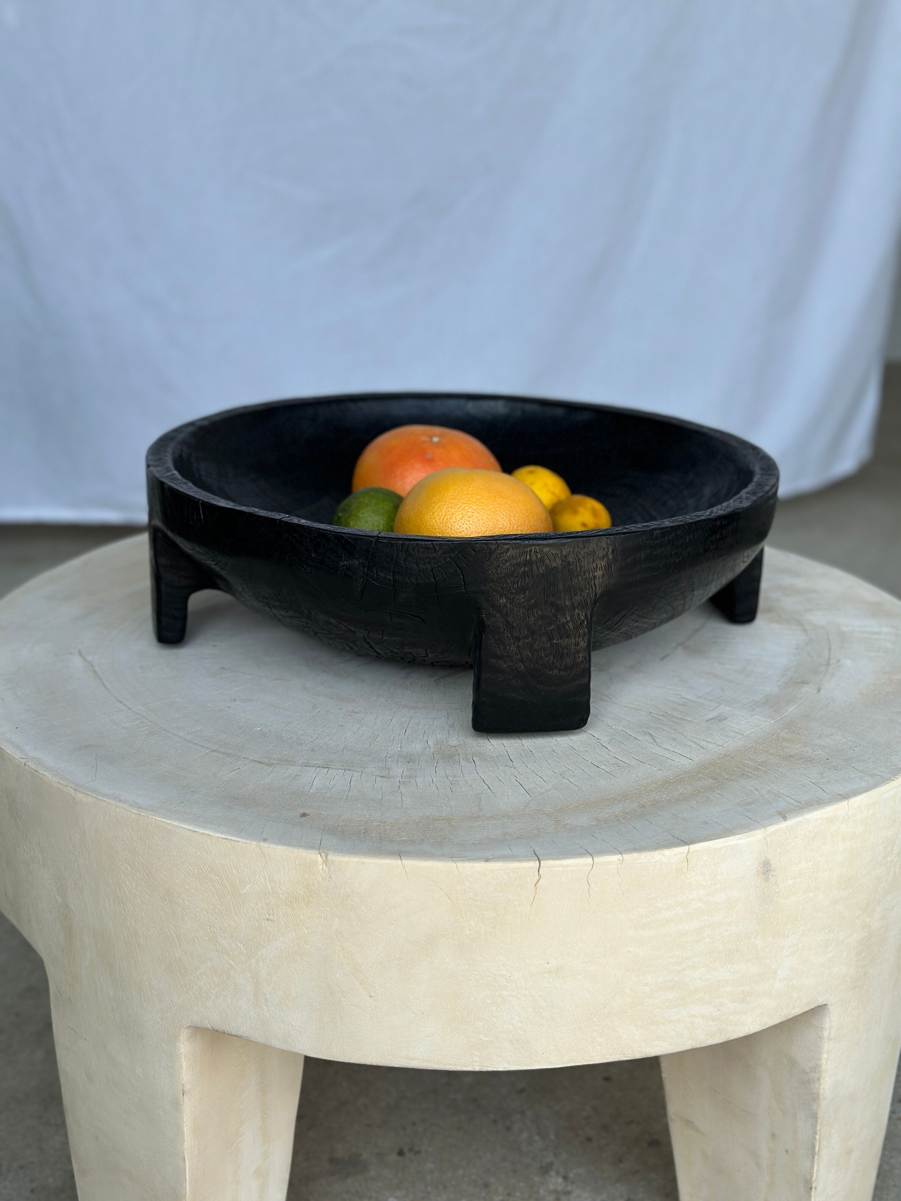 Cut in monoxyl mango wood