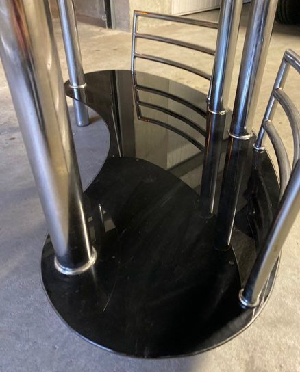 Black bar counter