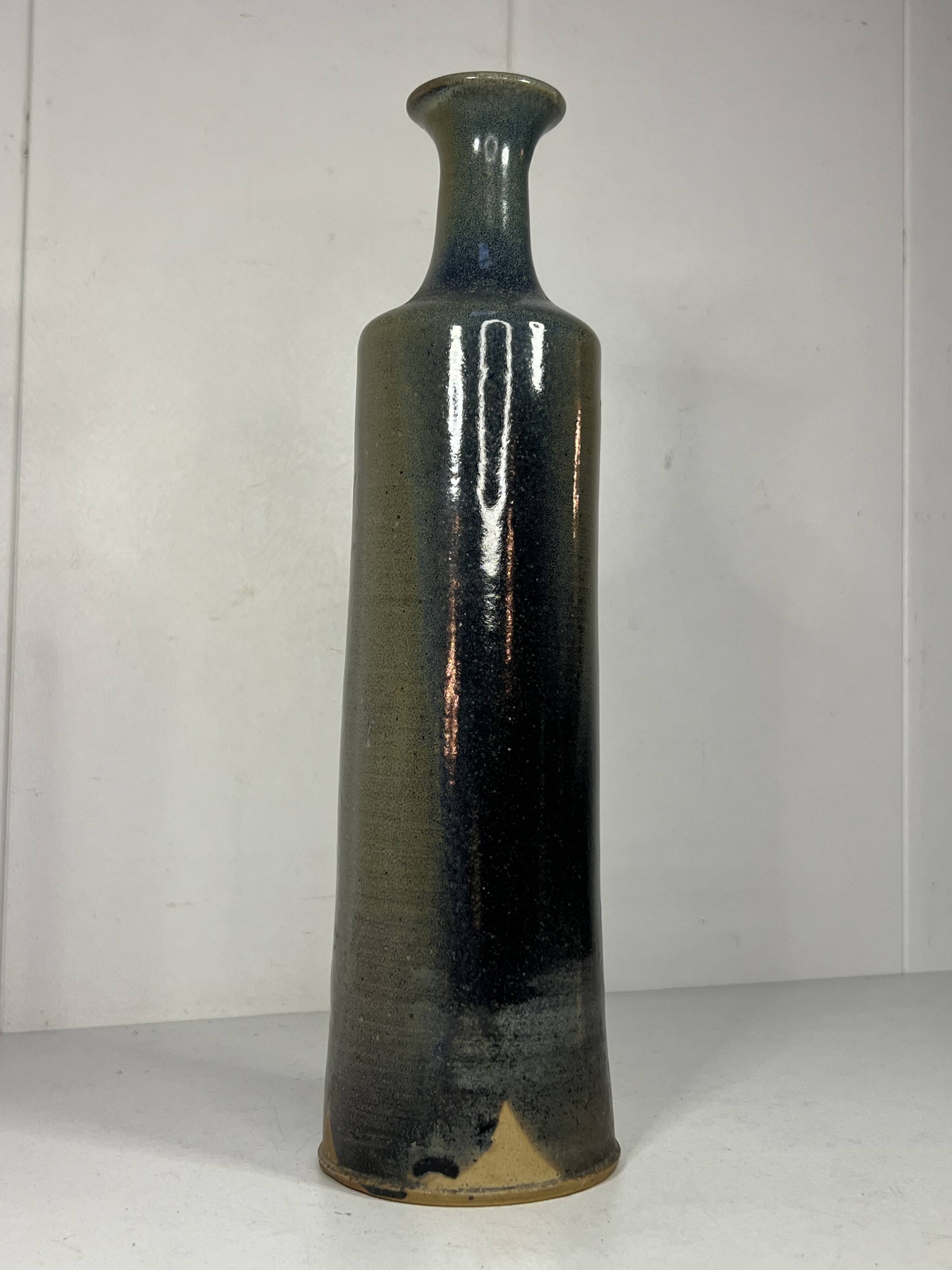 Bottle-shaped vase in glazed stoneware, 20th century design, H: 28cm