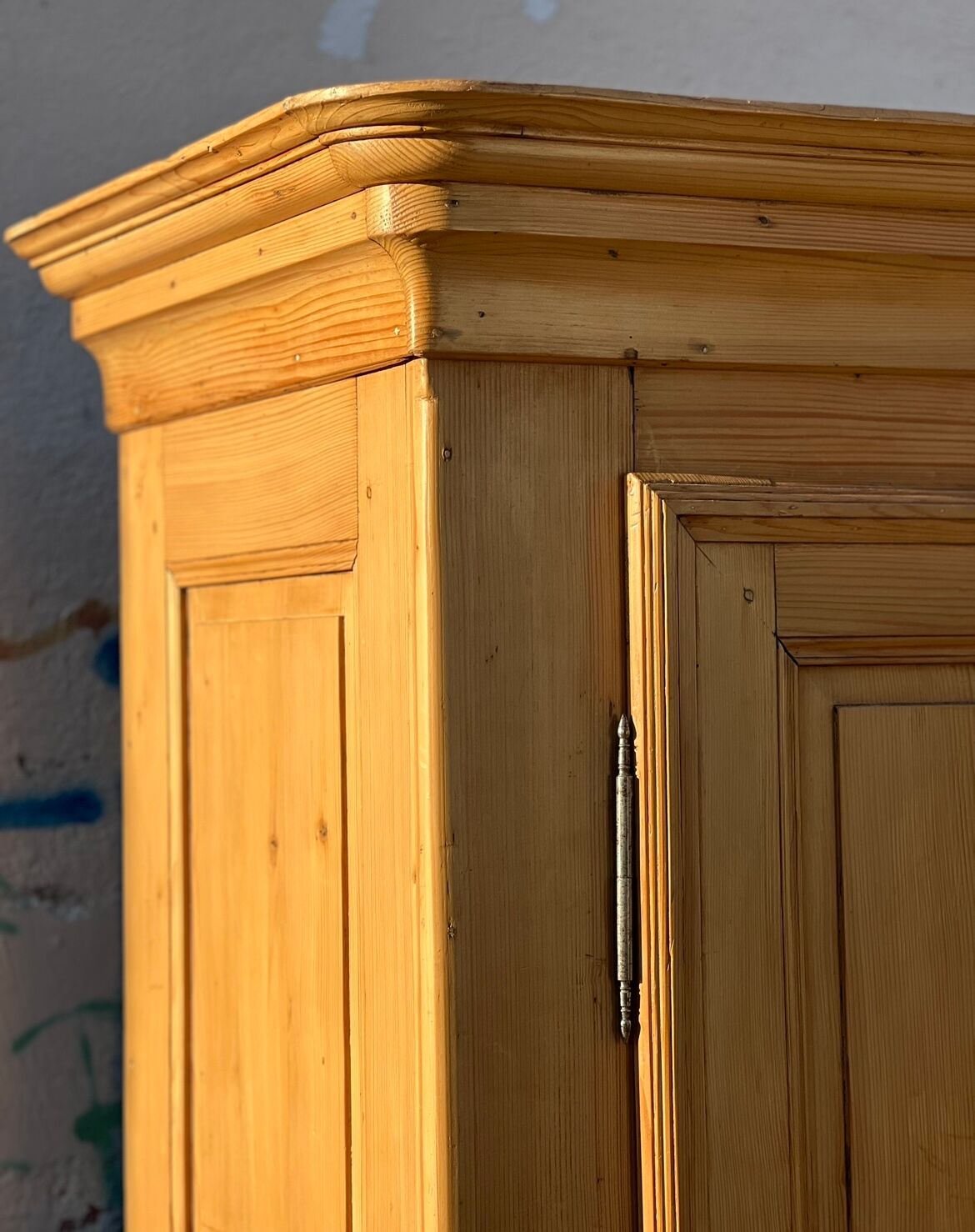 12-panel fir wood wardrobe