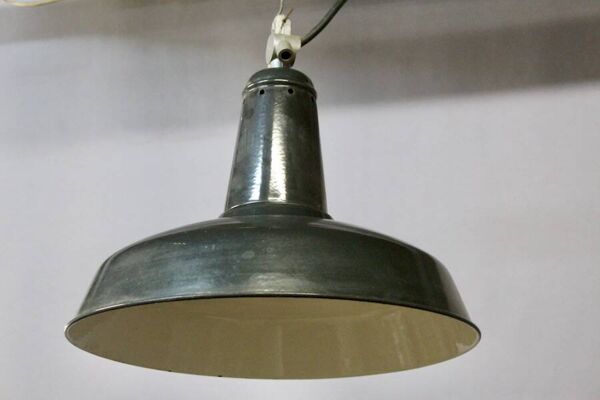 Suspension d'atelier en tôle émaillée