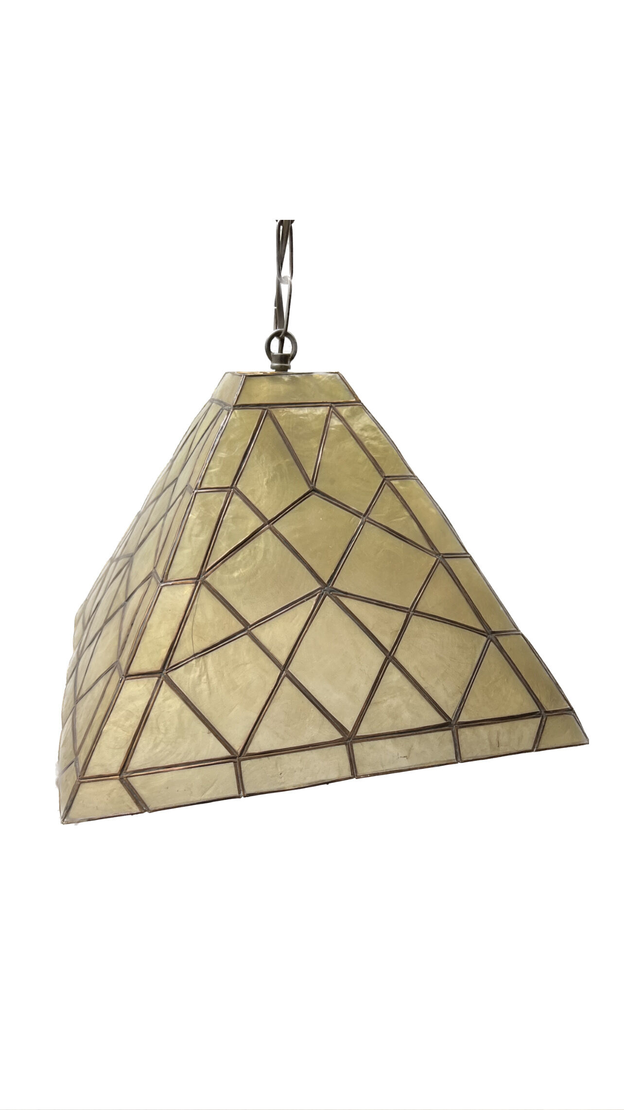 Chandelier in mother-of-pearl and brass