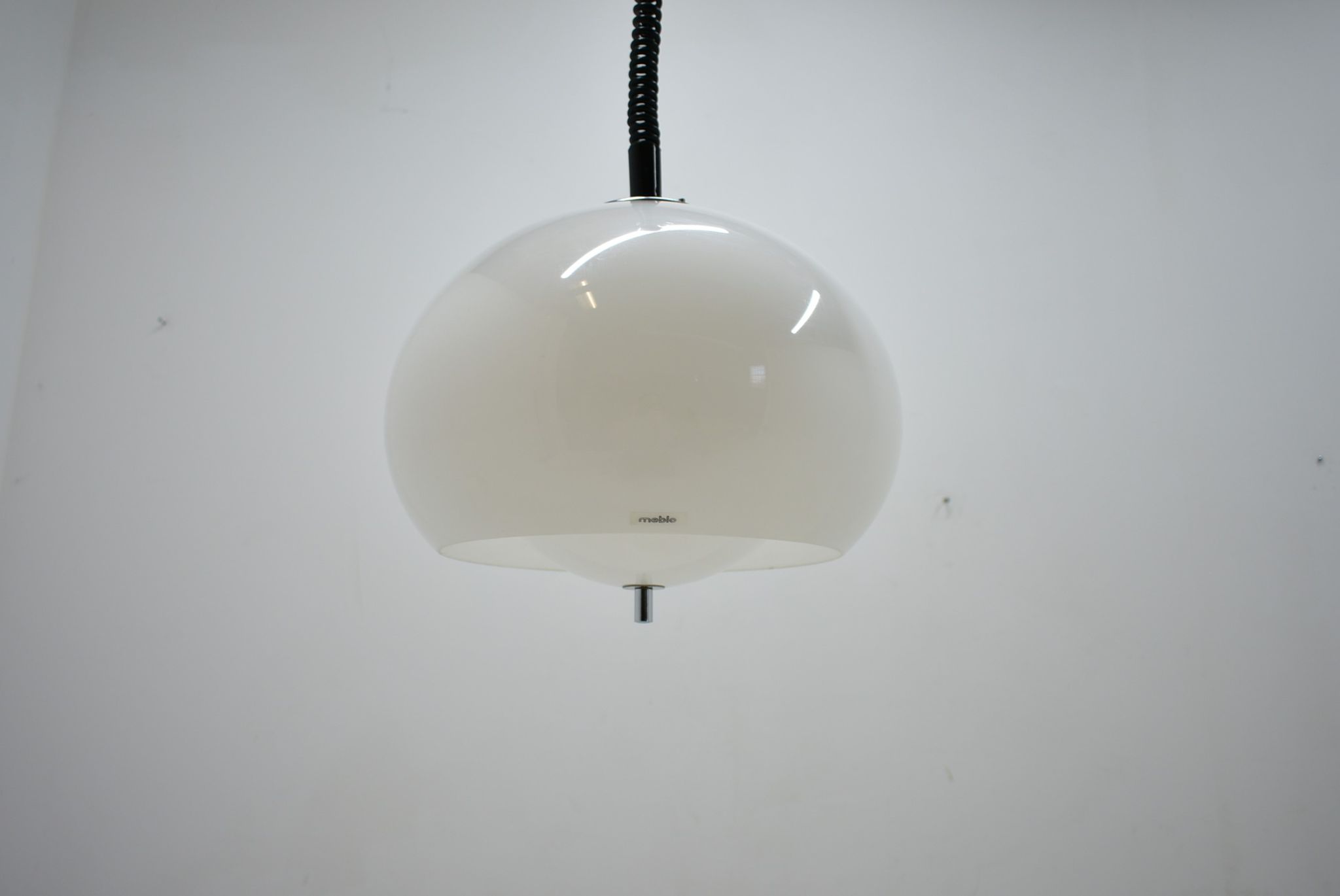 Suspension Meblo du milieu du siècle, Design Harvey Guzzini, Italie, années 1970