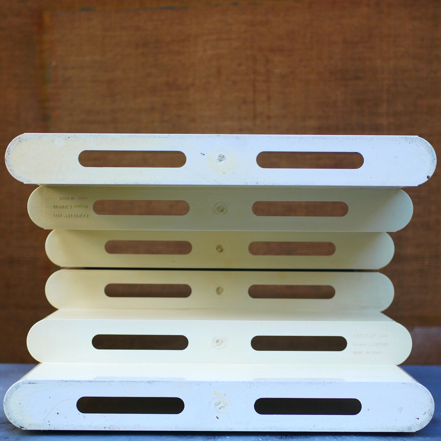 Magazine rack by Giotto Stoppino for Kartell