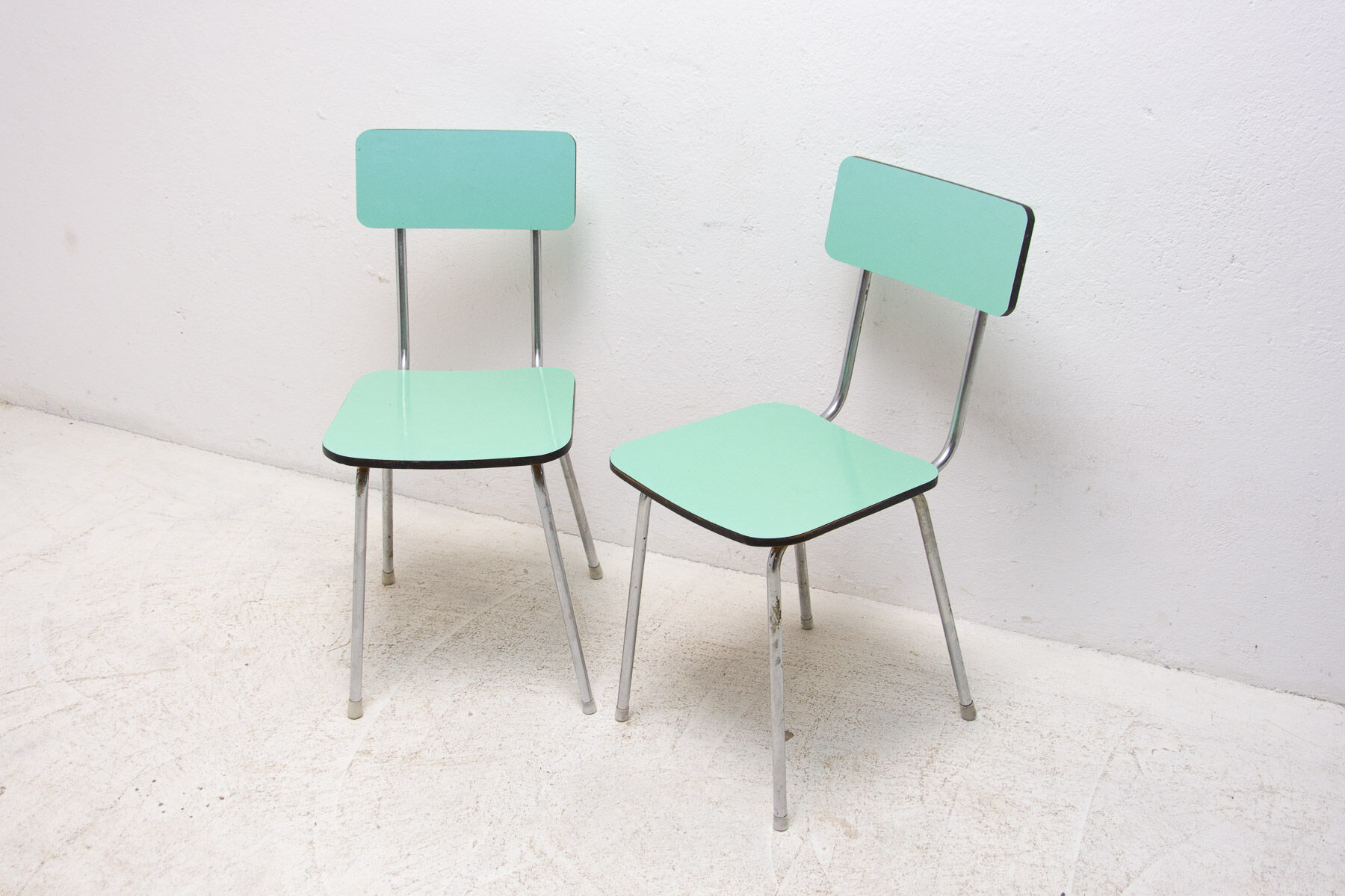 Paire de chaises café en formica de couleur tchécoslovaque, années 1960