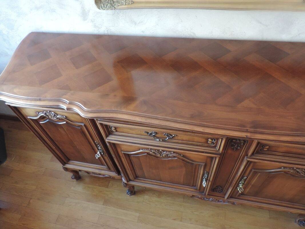 Very Regency style