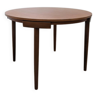 Table à manger scandinave des années 60.