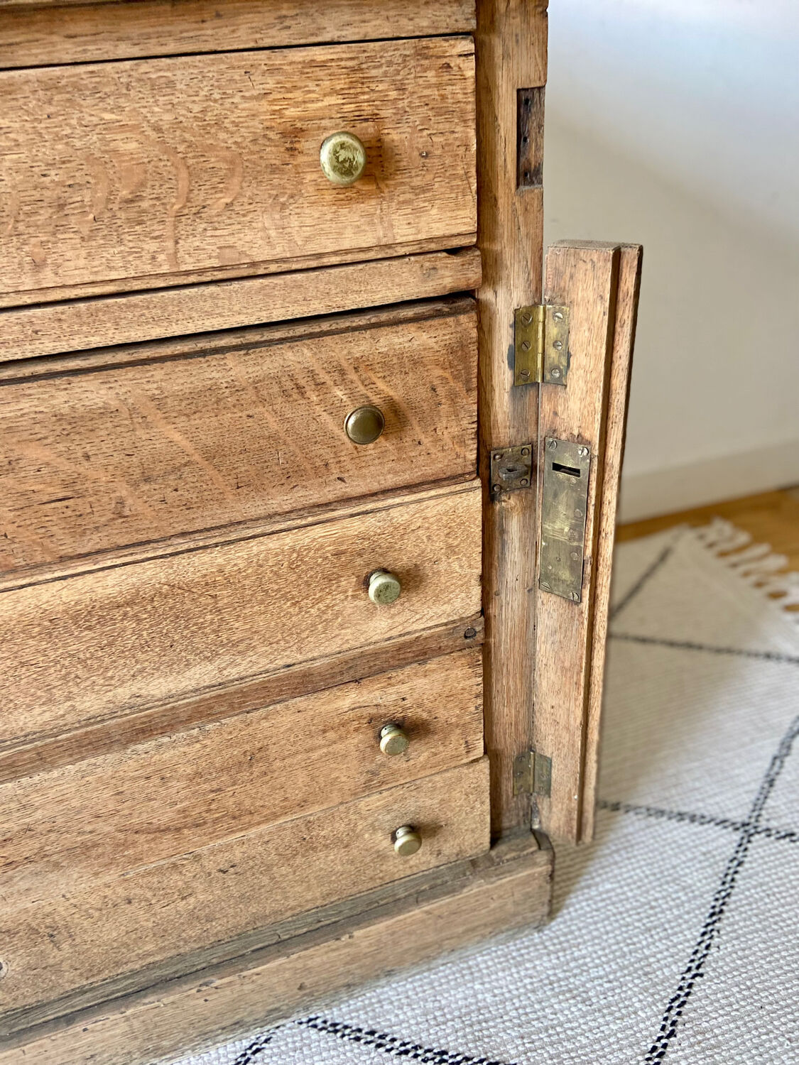 Oak professional furniture - Chest of drawers