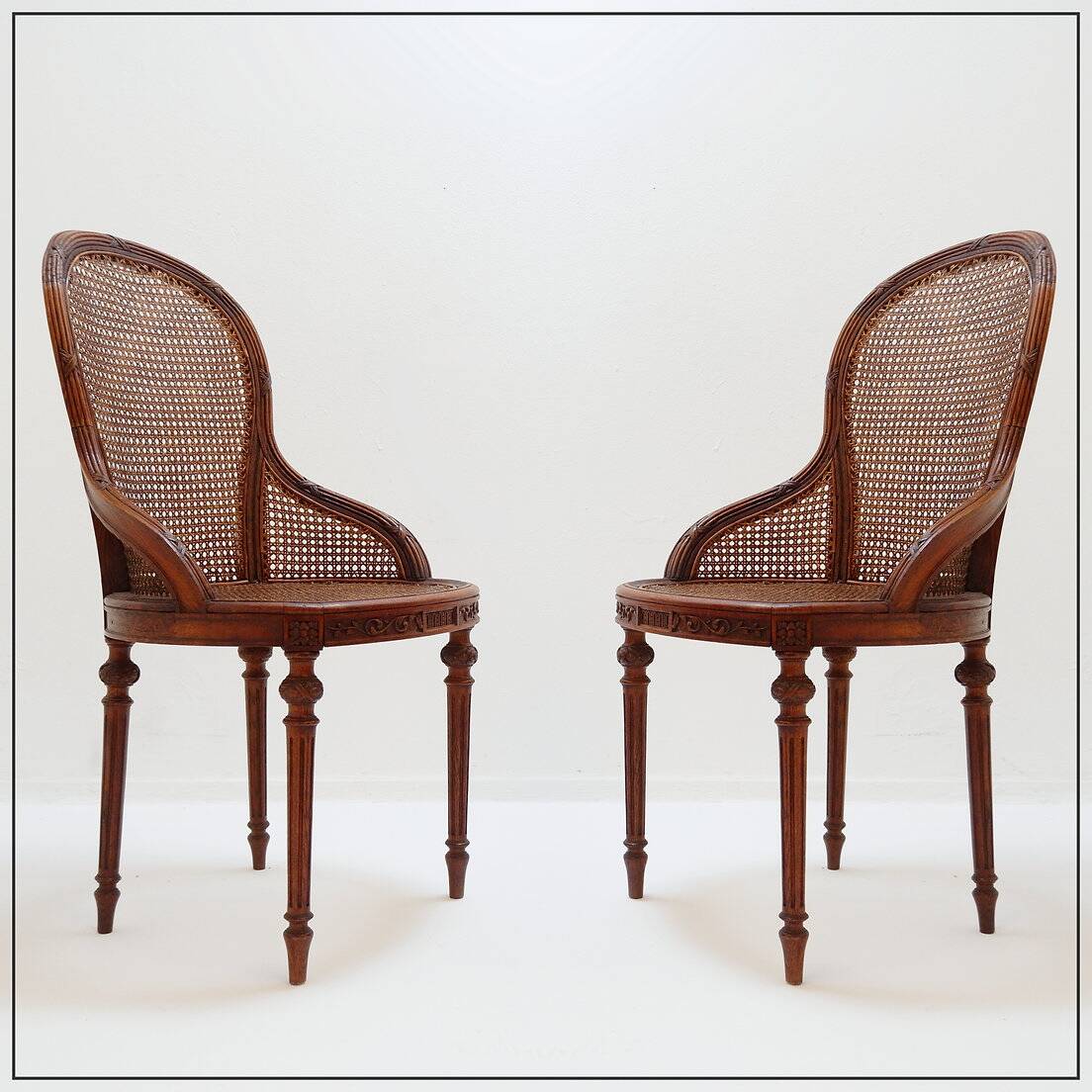Pair of mahogany armchairs, Louis XVI style – Early 20th century
