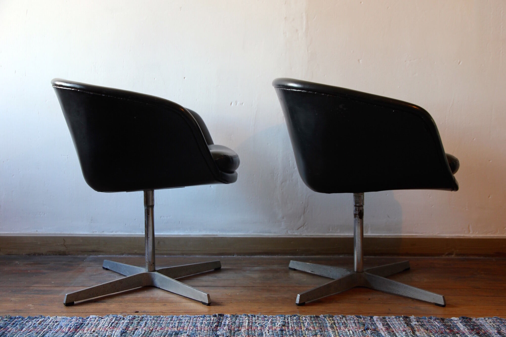 Pair of Pierre Paulin leather armchairs for Artifort 60s