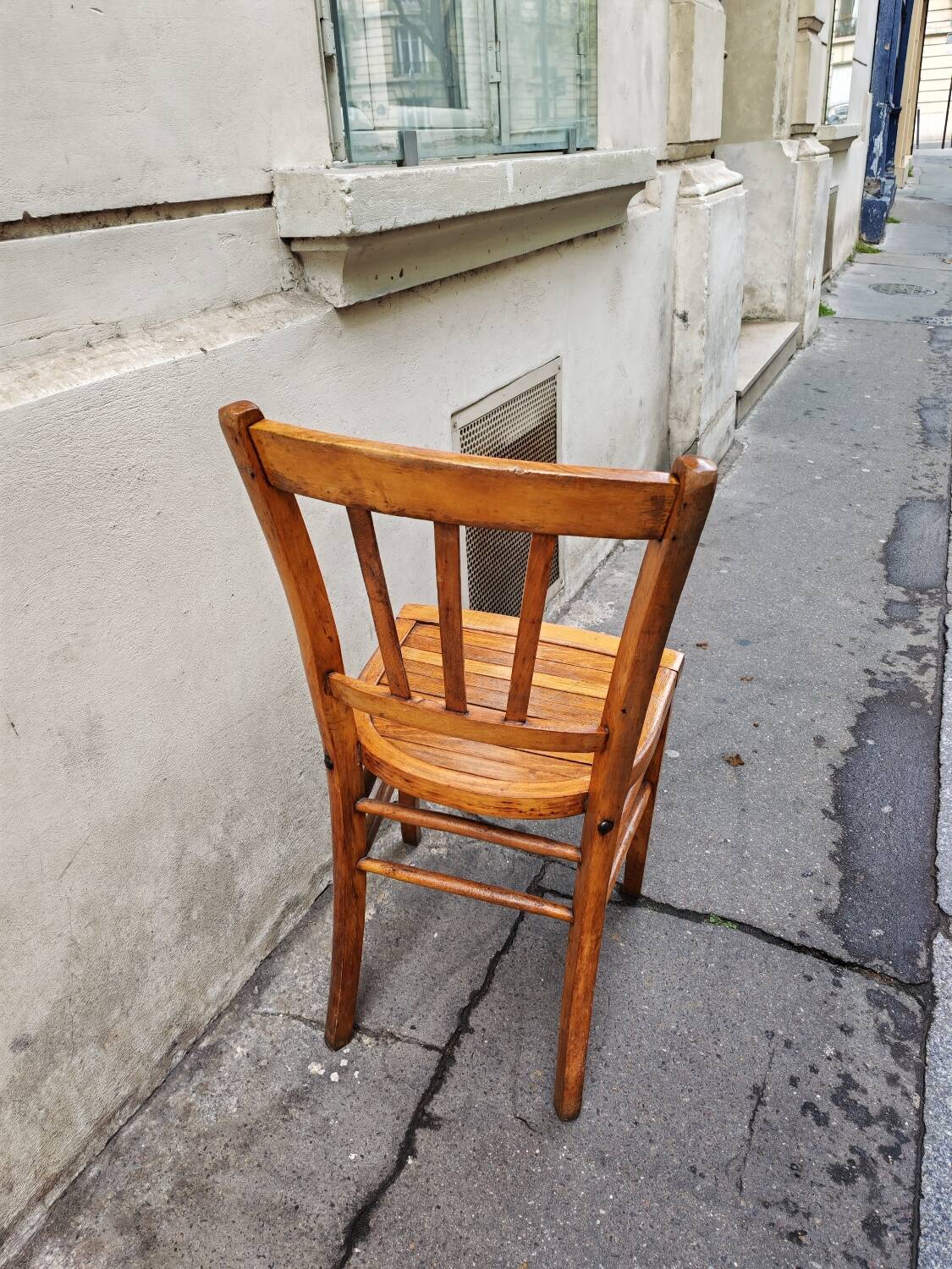 Chaise bistrot en bois vintage