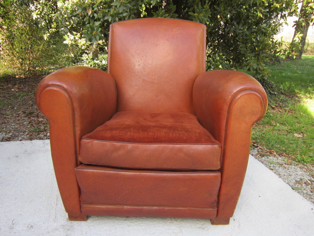 Paire de fauteuils club en cuir