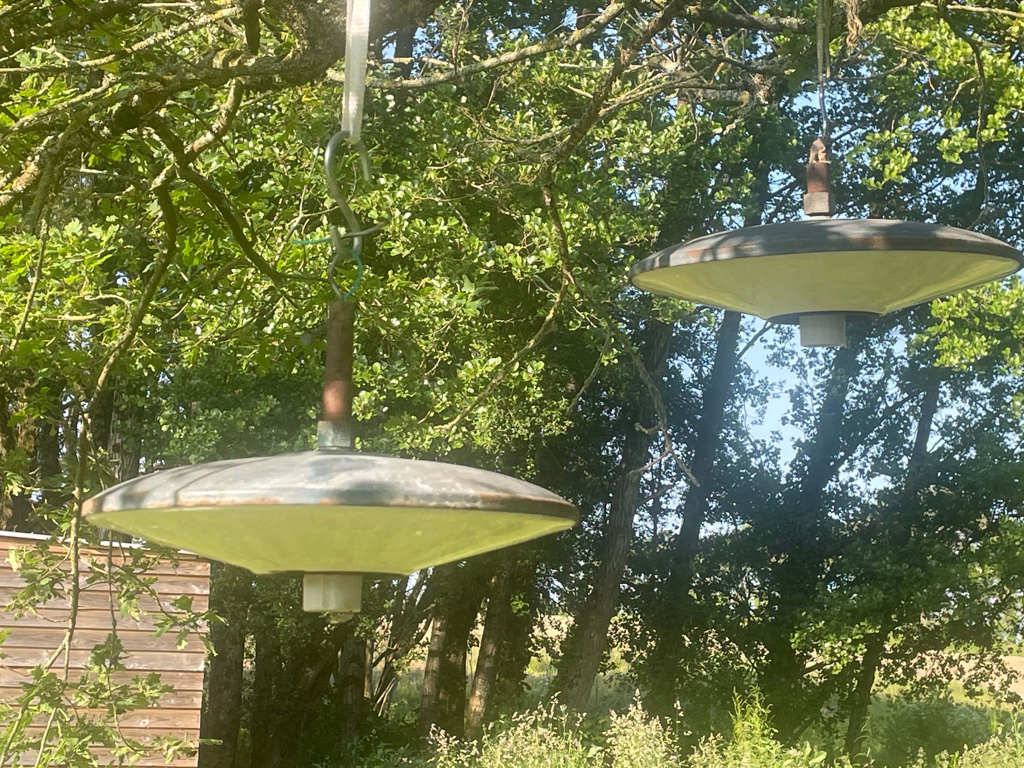 Industrial hanging lamps