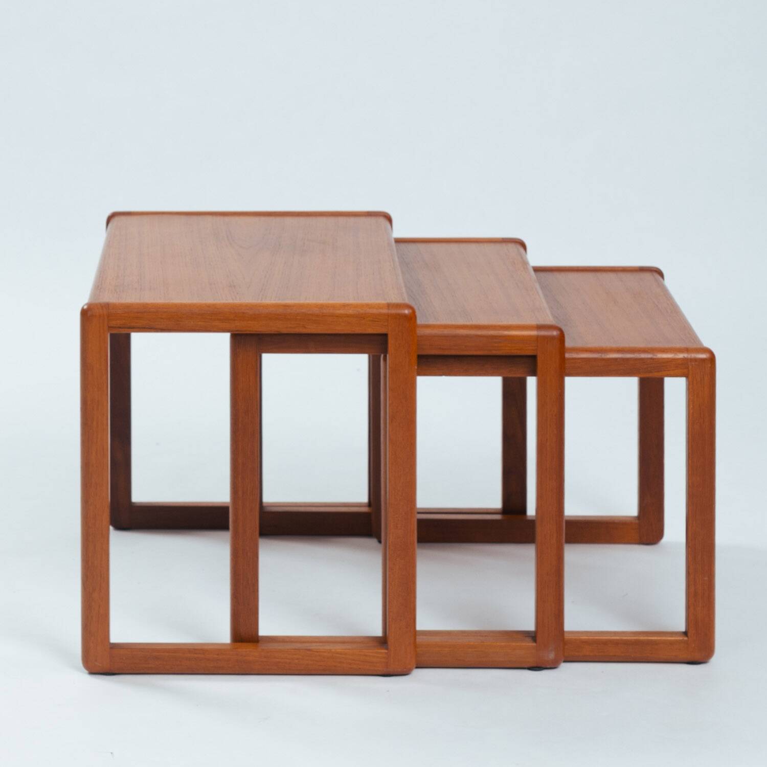 set of 3 nesting Teak tables, danish design, 1970s