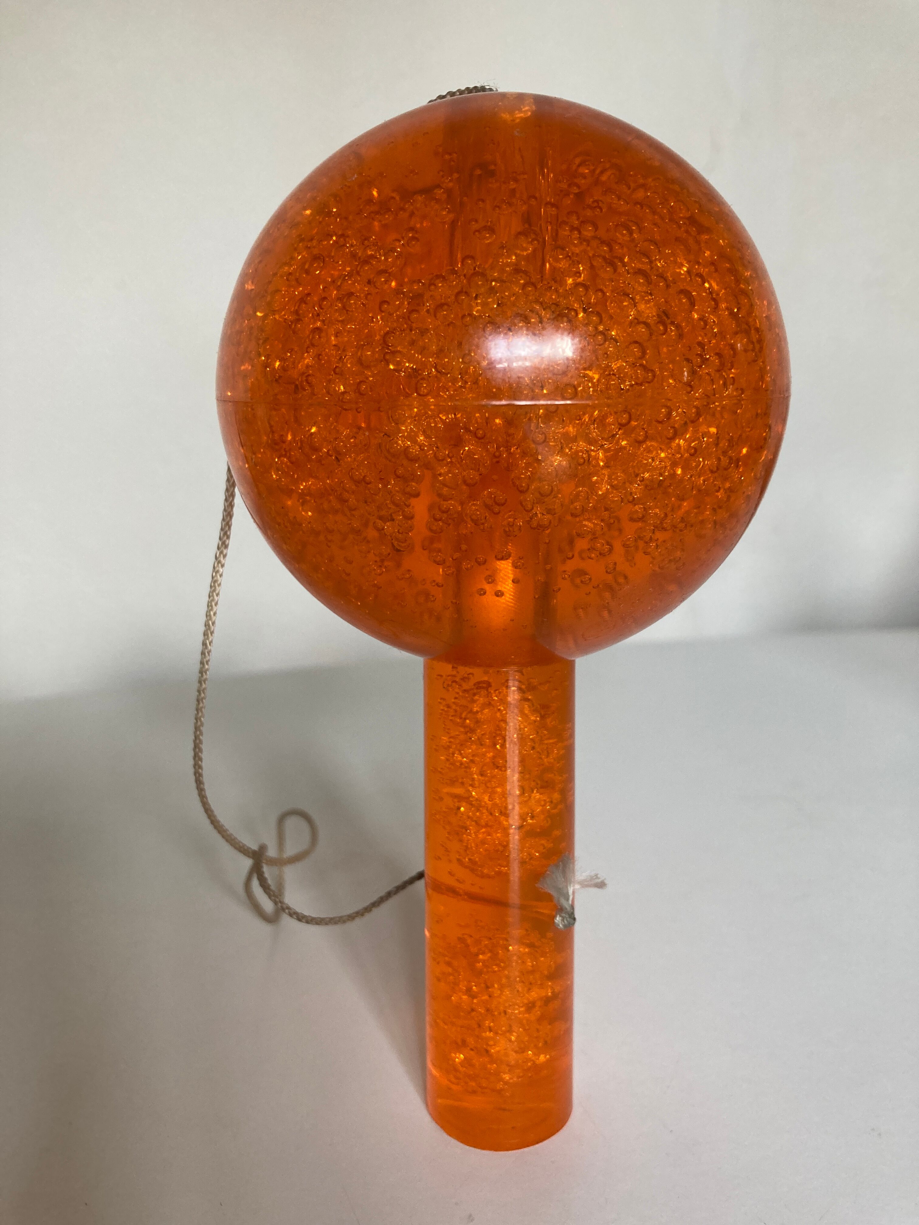 Bilboquet space age en Plexiglas bullé 1970