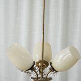 Paavo Tynell for Idman OY, 3-arm chandelier in brass and glass, mid-century, 1940s.
