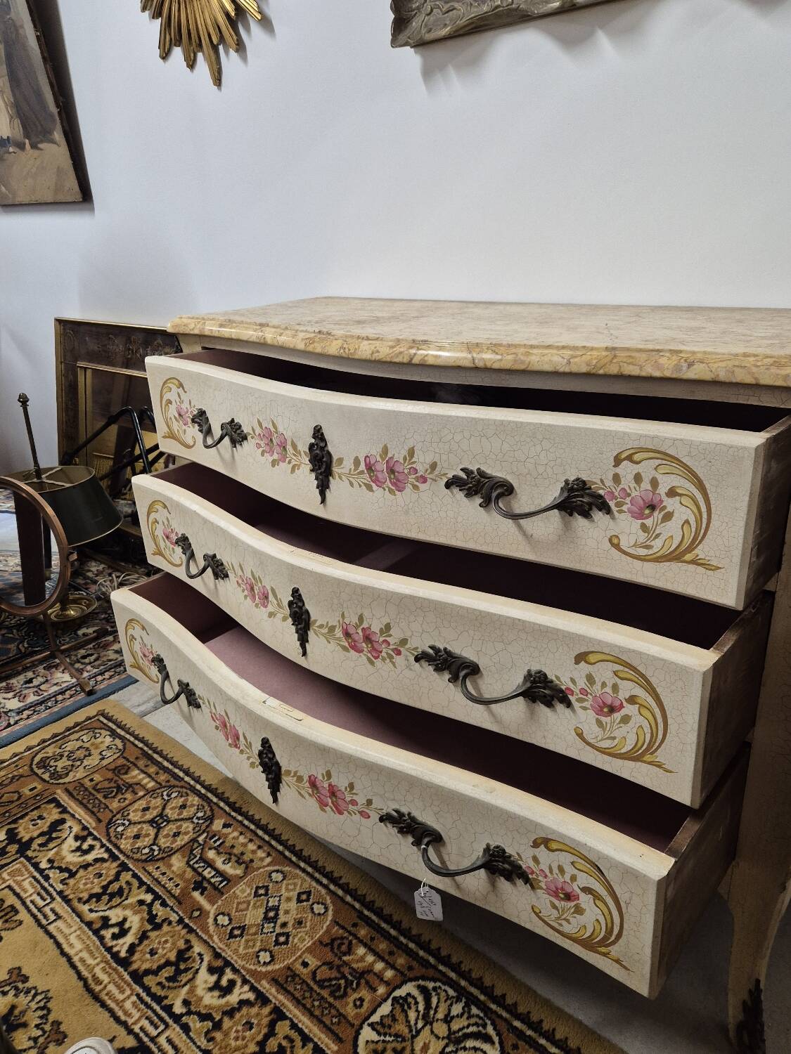 Louis XV style chest of drawers painted with flowers, Italian manufacture
