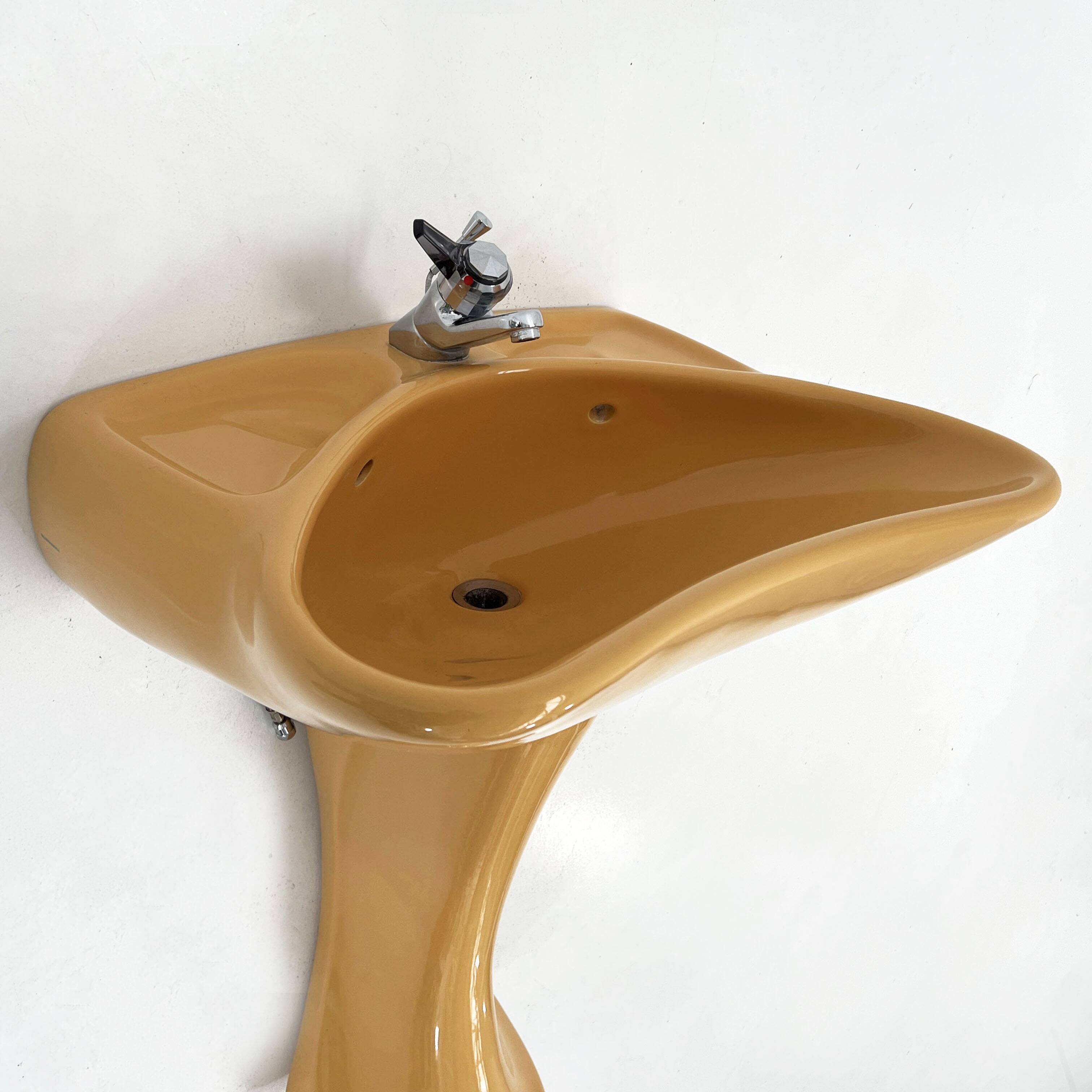 Pedestal sink in mustard by Luigi Colani for Villeroy & Boch, 1960