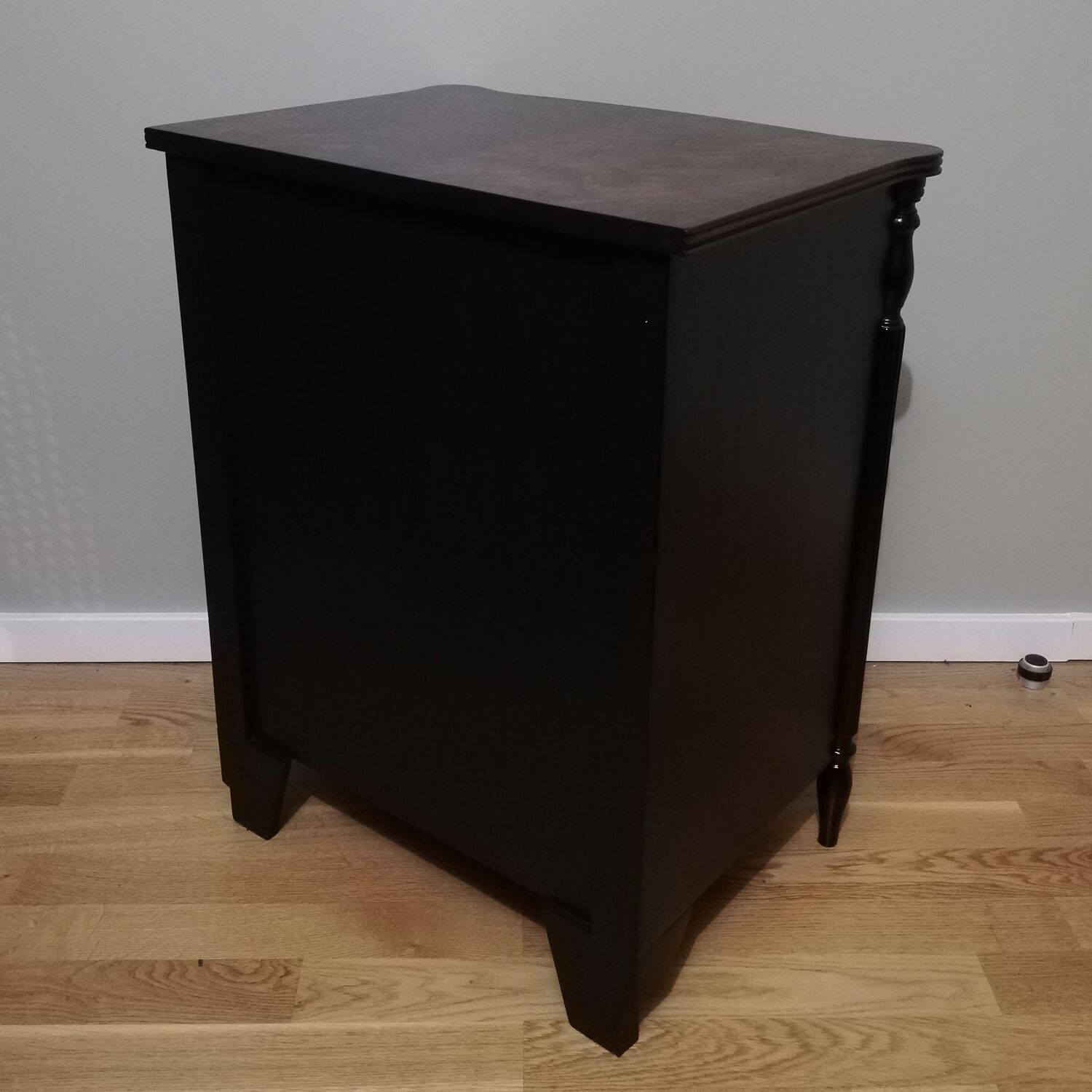 Chest of drawers 4 drawers in walnut and blackened wood.