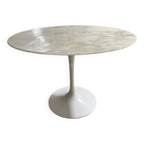 Saarinen table in glossy varnished Calacatta marble - round 107 cm