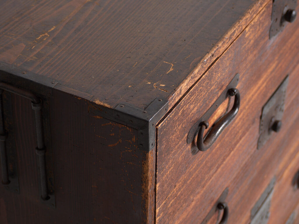 Old chest of drawers with small door – Meiji / Taishō period (c.1868-1926) #33