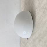 Plafonnier ou applique murale demi lune 20 cm verre opaline blanc 1960 1970