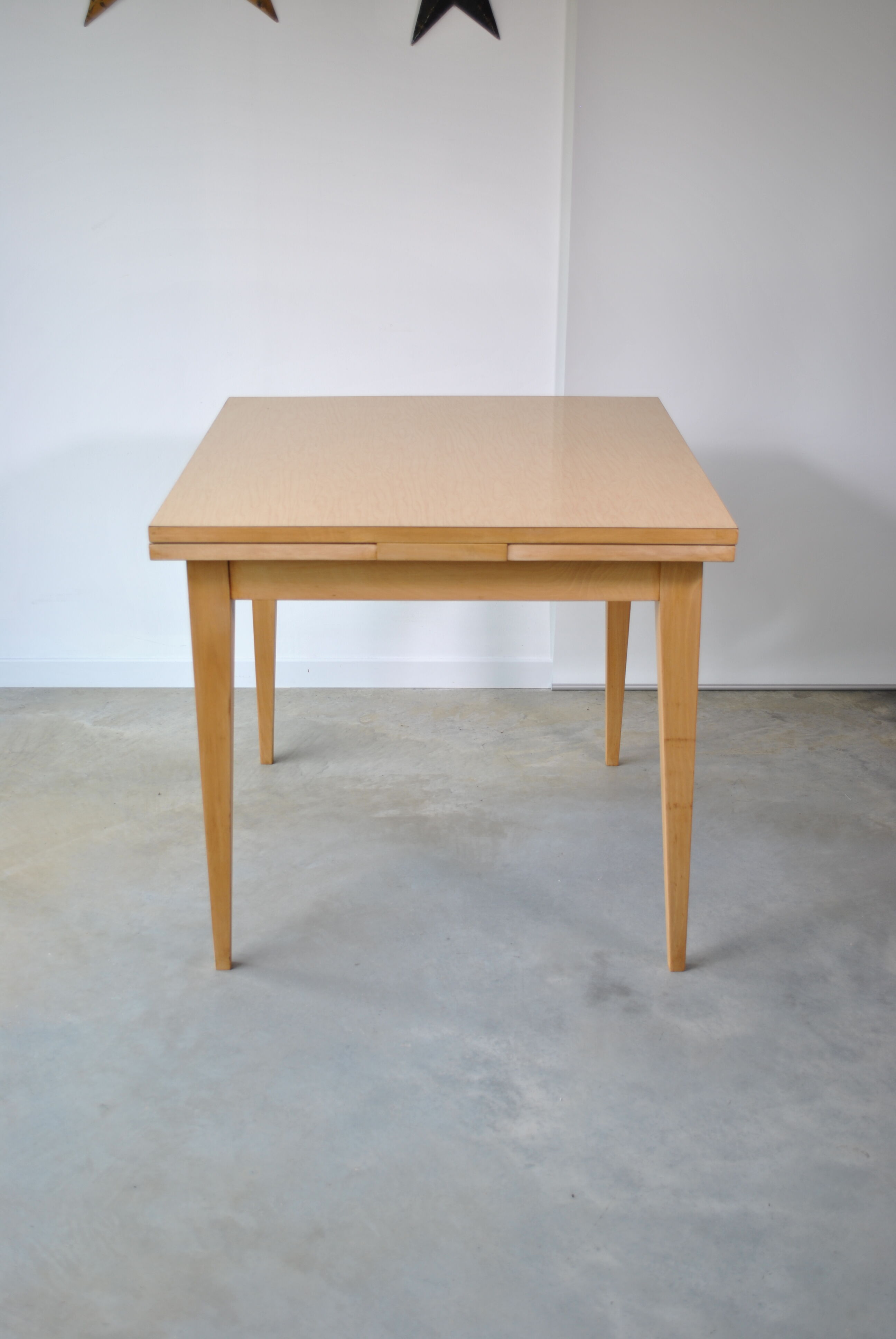 Extensible table 1970