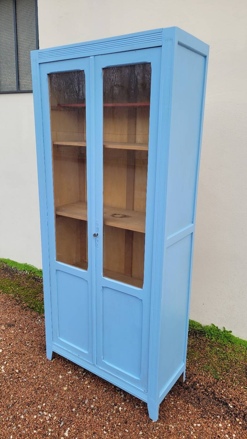 Armoire vitrine parisienne en bois peinte, 1950