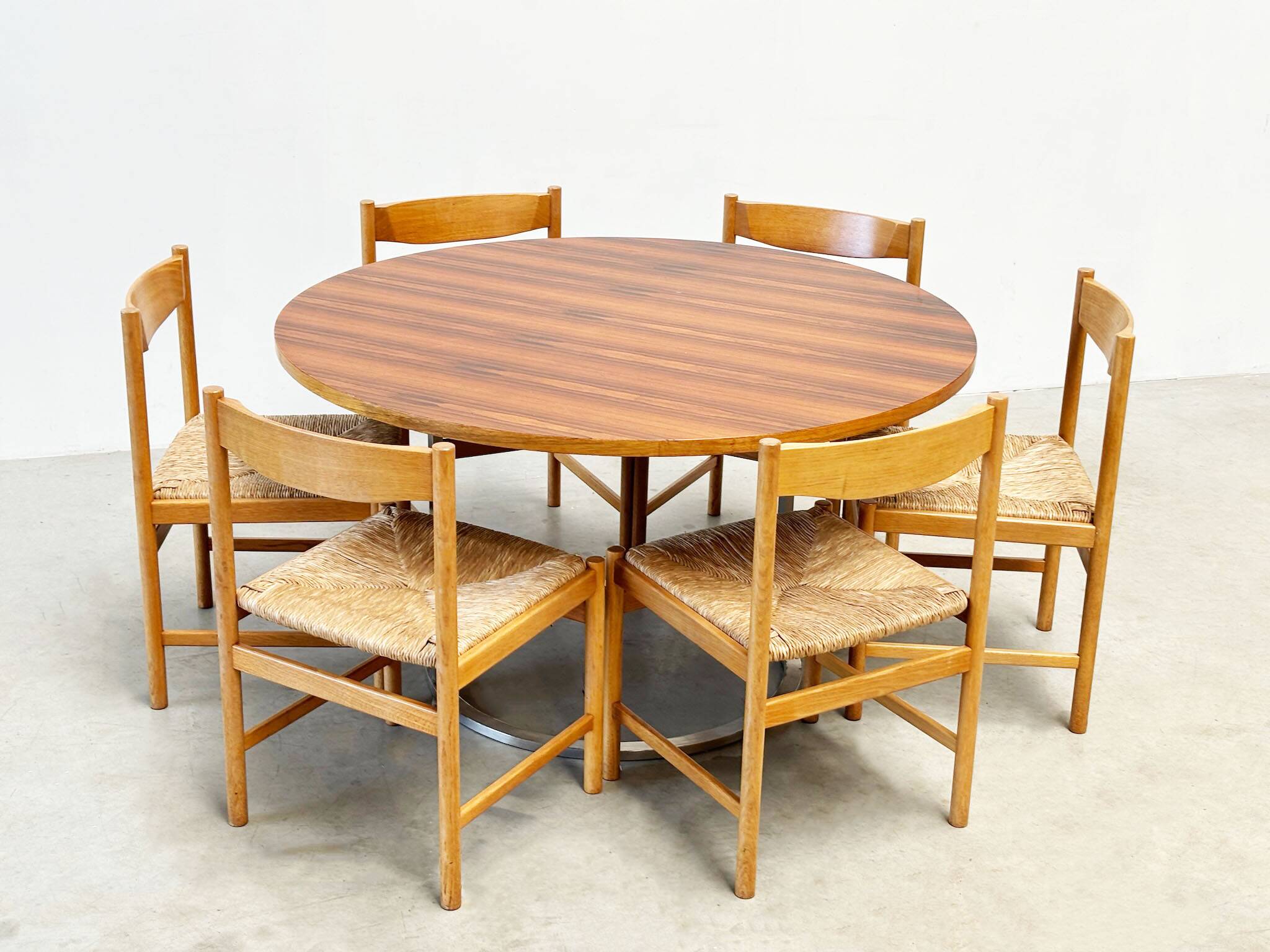 Italian rosewood round dining table