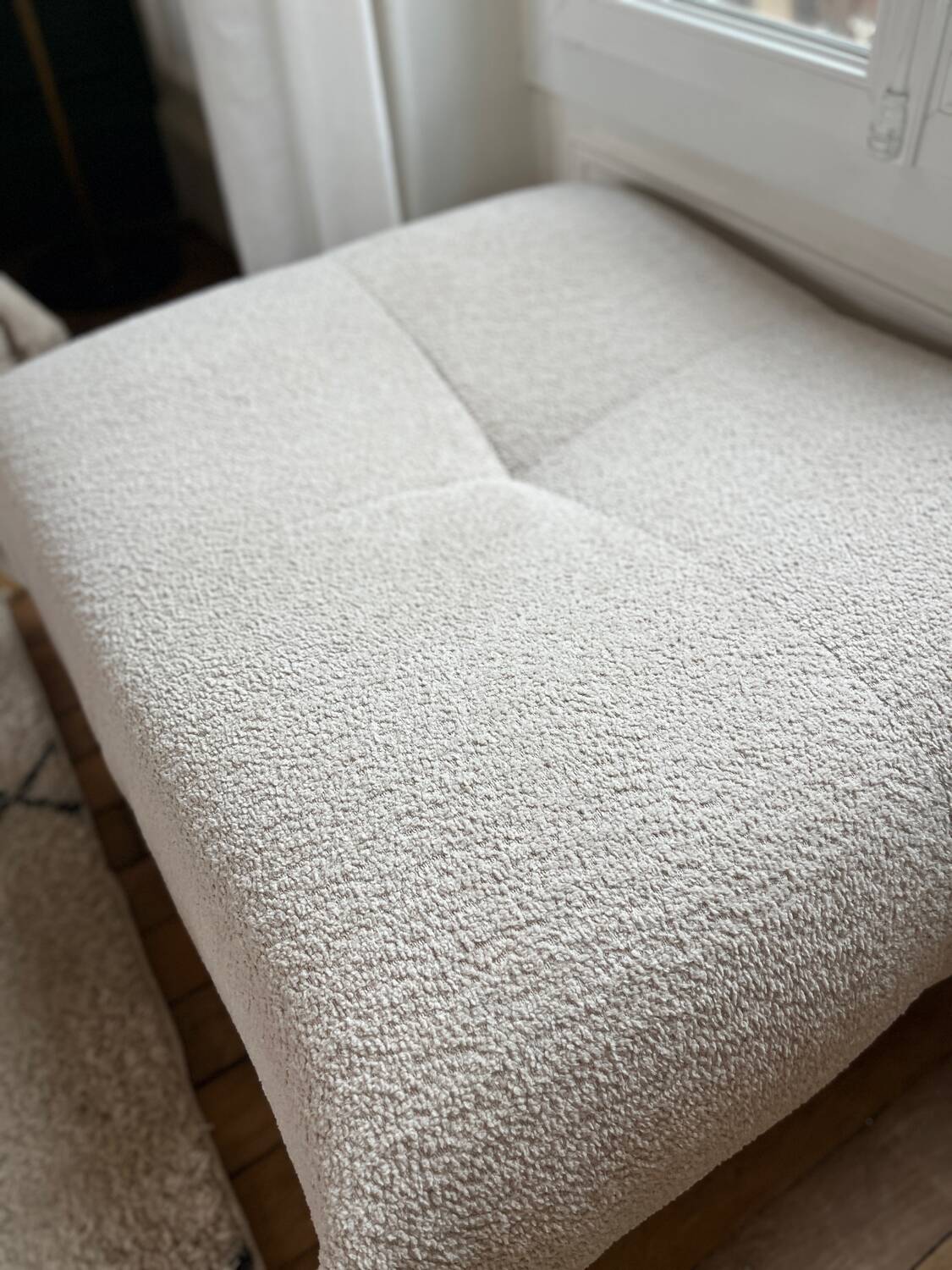 Pouf bouclette blanche SIA