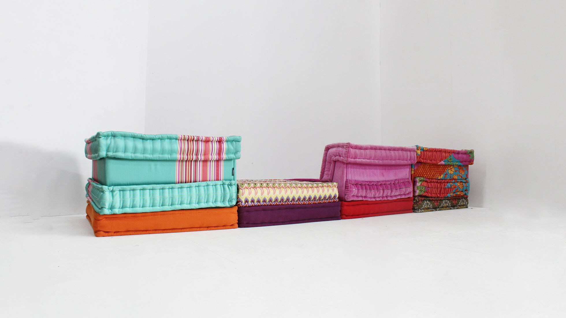 Canapé Mah Jong Roche Bobois design Kenzo Takada par Hans Hopfer, ensemble de 11.