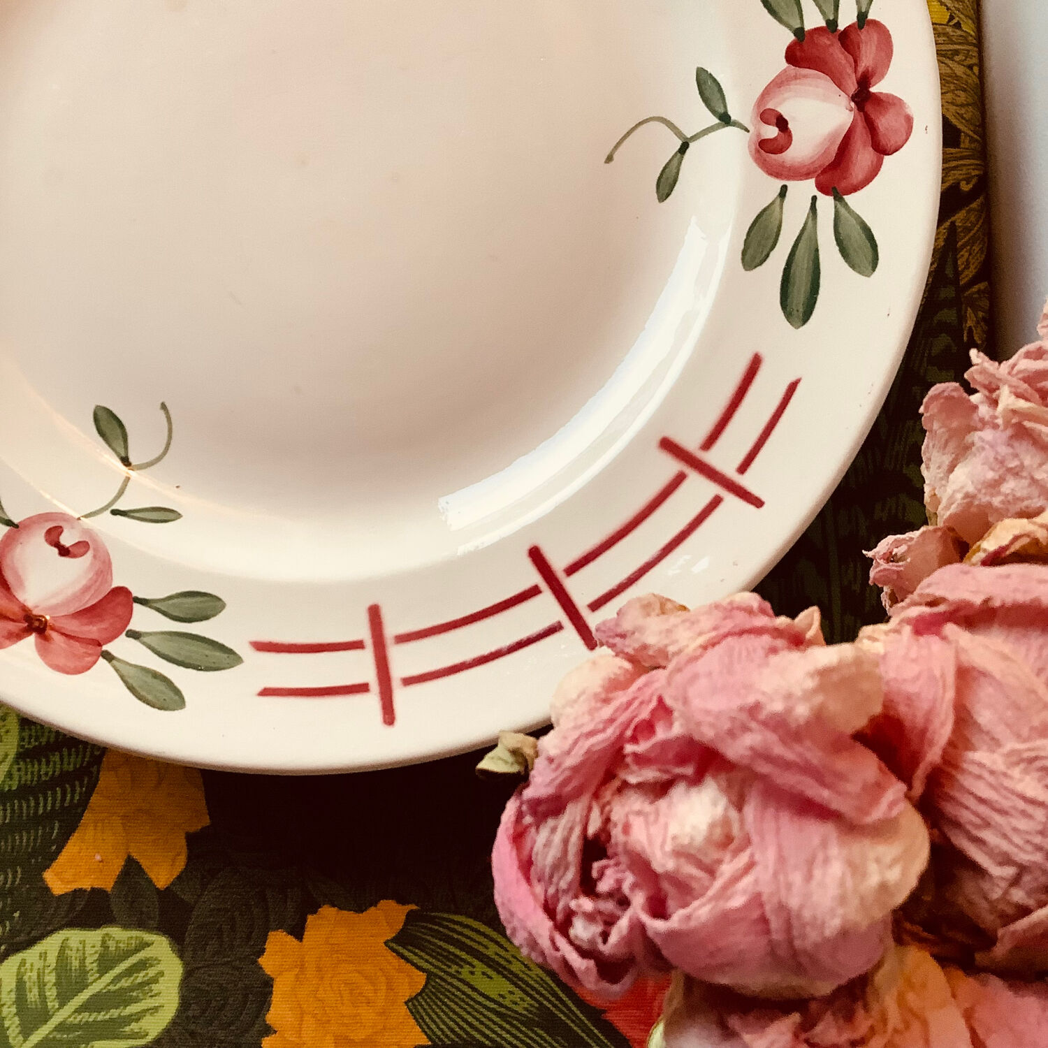 Round dish Sarreguemine Digoin Gastille collection