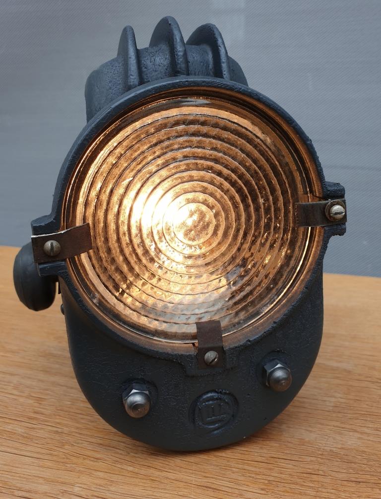 Lita vintage 1950 cinema-theatre projector lamp