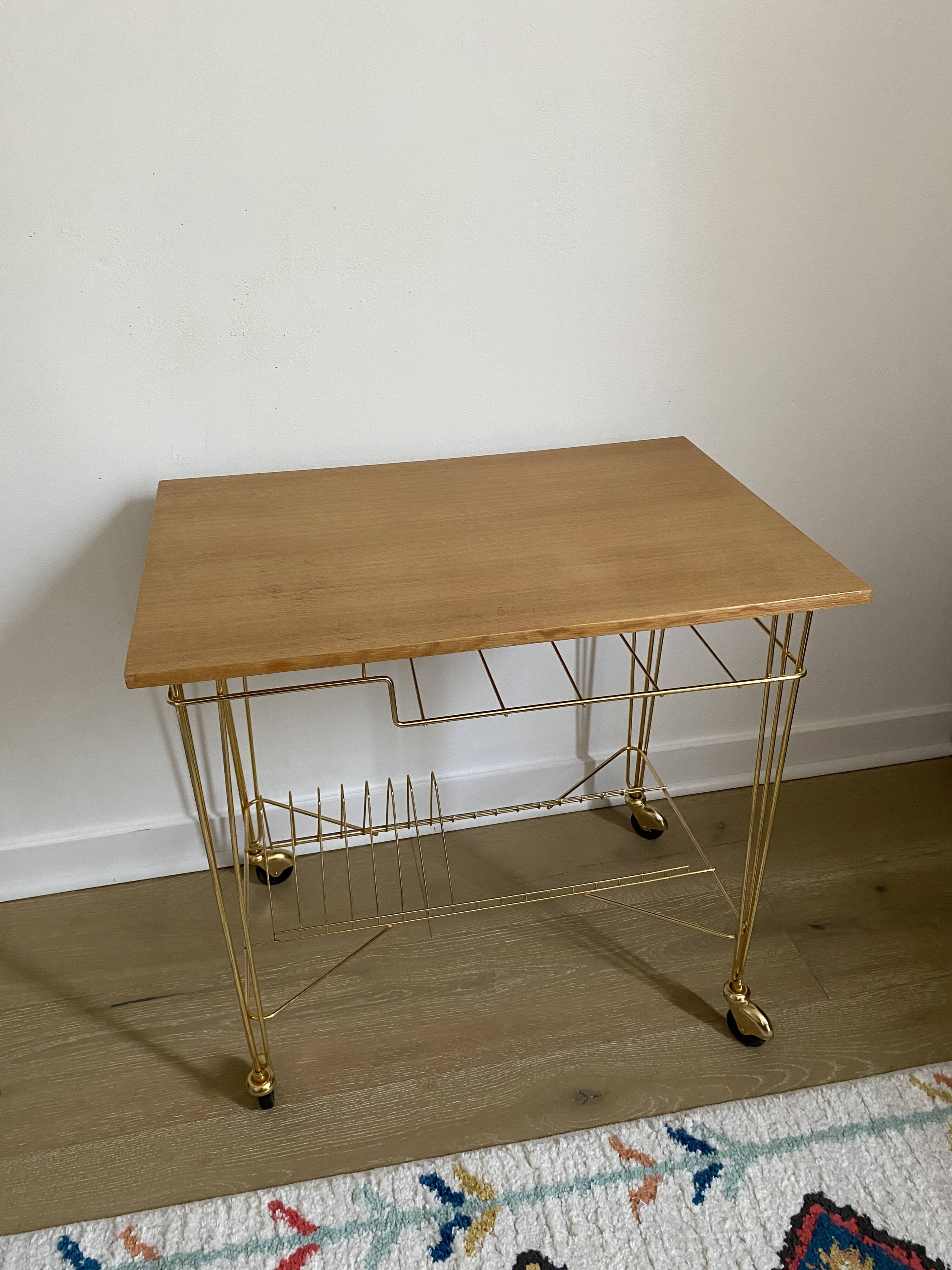 Vinyl rack trolley on wheels