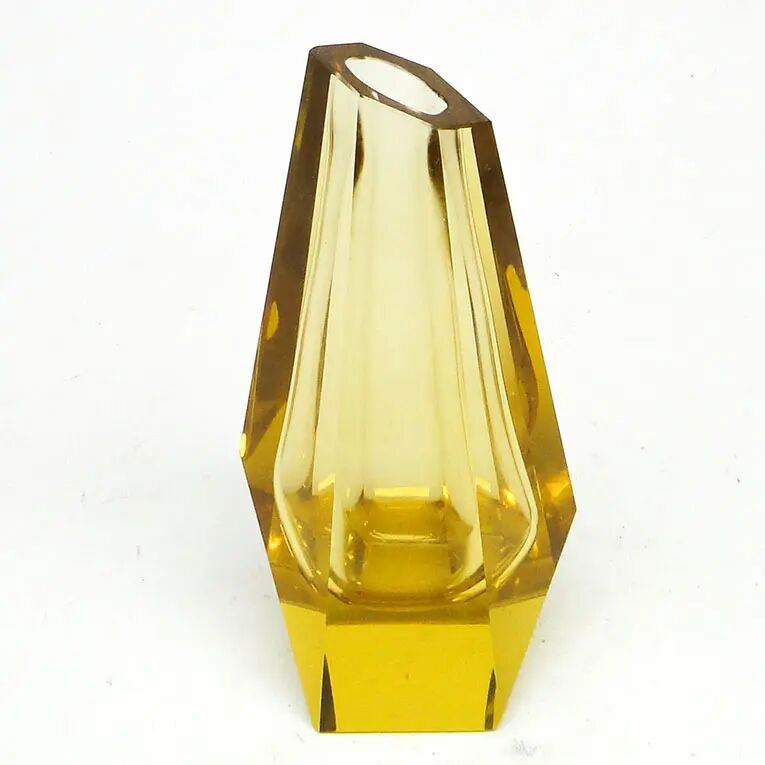 Vase Art Déco, cristal jaune, conçu par J. Hoffmann, Tchécoslovaquie, années 1930.