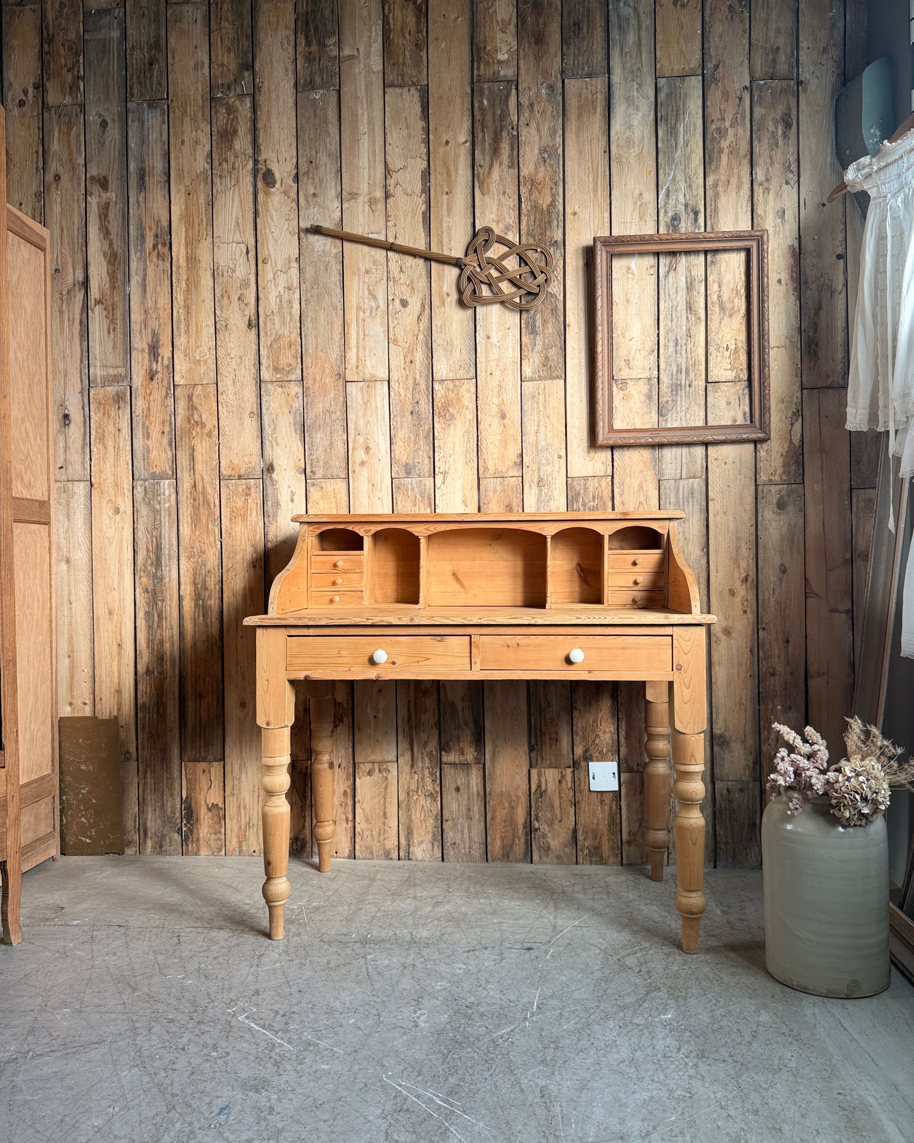 English desk with steps in solid pine (renovated)