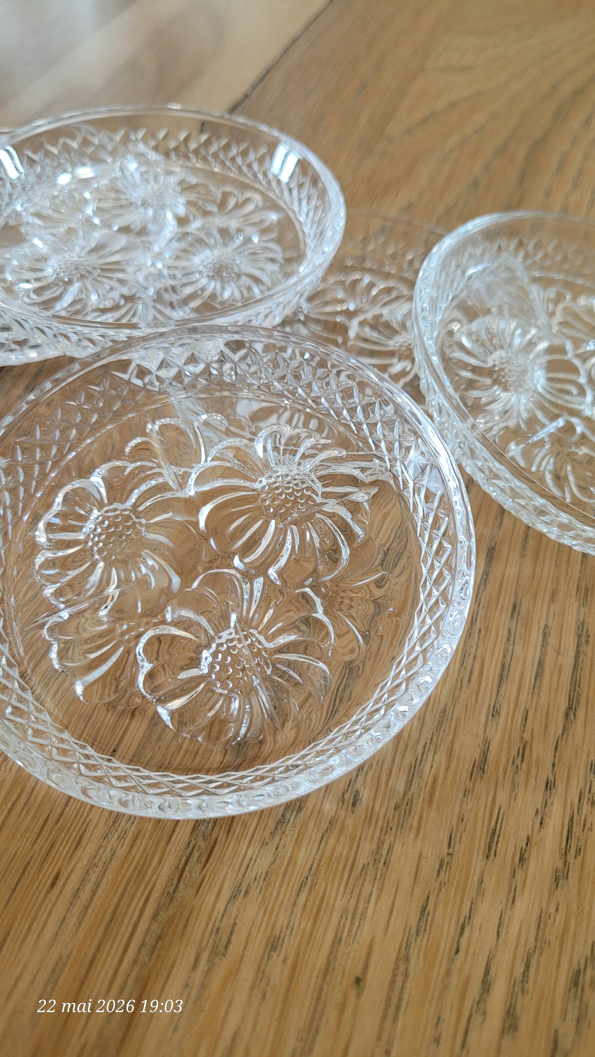 5 transparent glass coasters