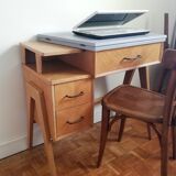 Extendable desk compass feet