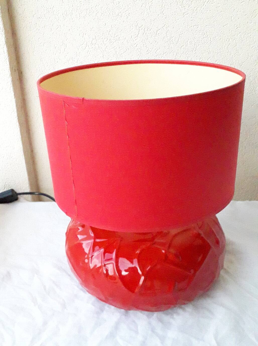 Red ceramic lamp