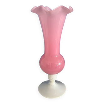 Vase opaline rose et blanc col tulipe vintage