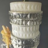 White and transparent glass suspension