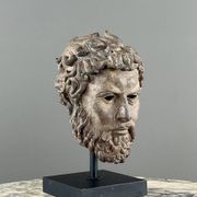 Sculptural bust in bronze on a base, 20th century