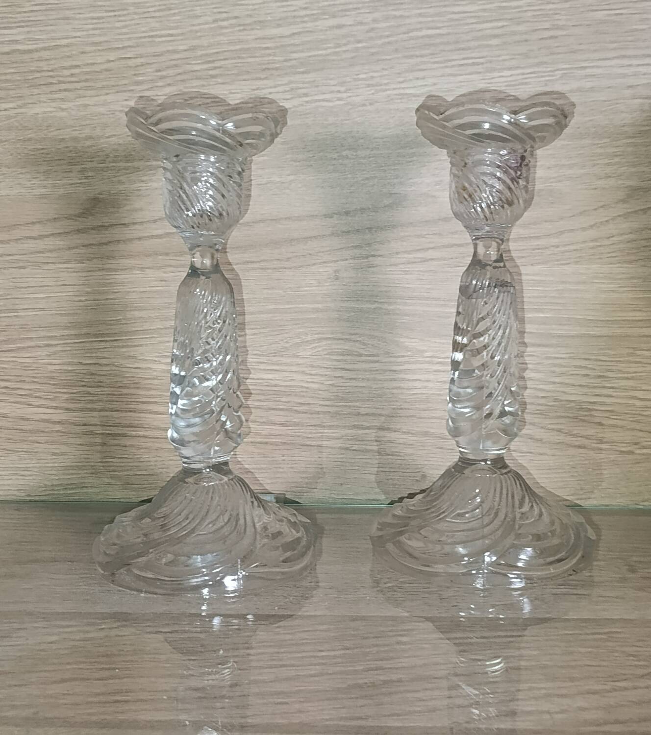 2 bougeoirs Art Déco Vallerysthal en verre pressé, 1920‑1950