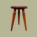 Tripod stool with pencil legs