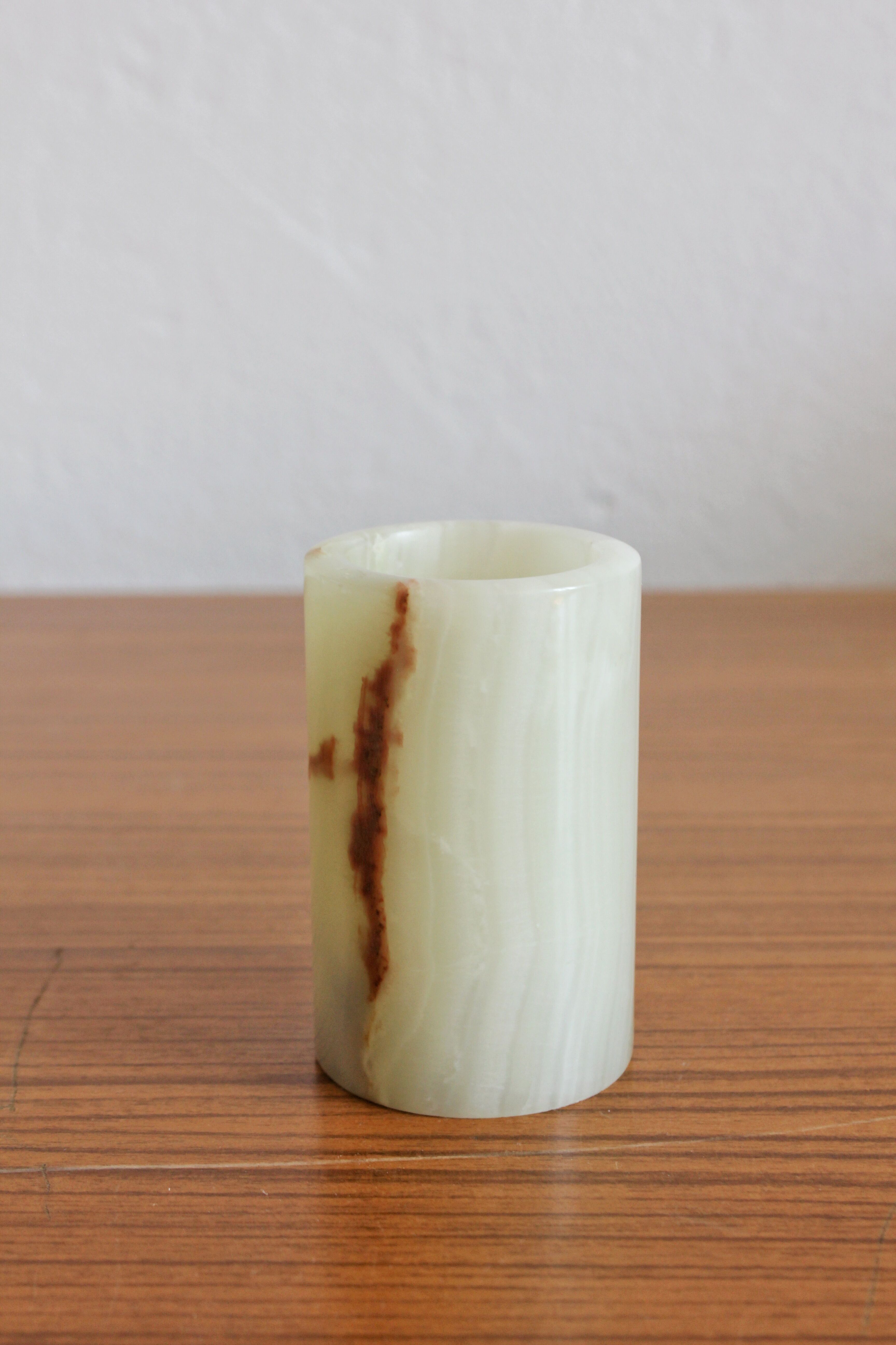 Vase en albâtre vintage